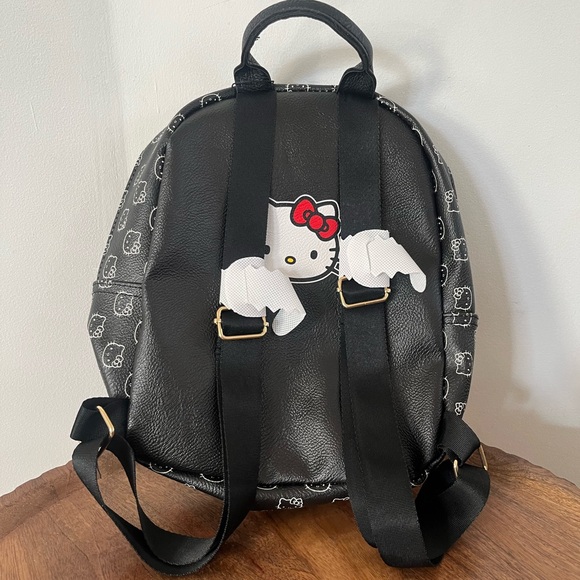 Hello Kitty Mini Backpack - Picture 6 of 12